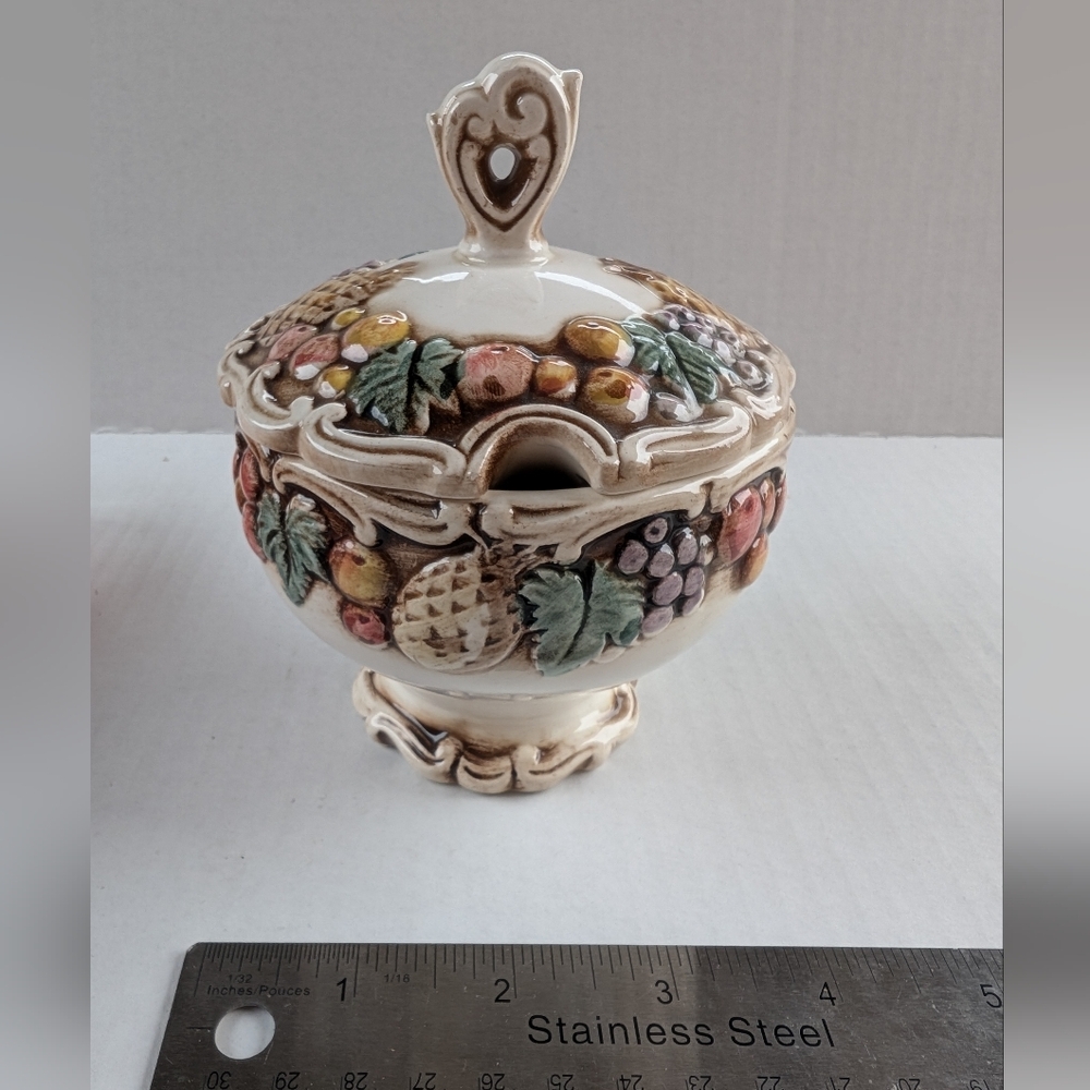 Decorative Ceramic Fruit Bowl with Lid